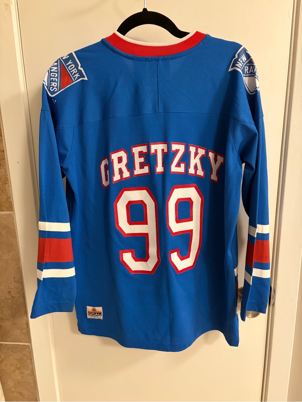 New York Rangers Wayne Gretzky - Picture 2 of 3